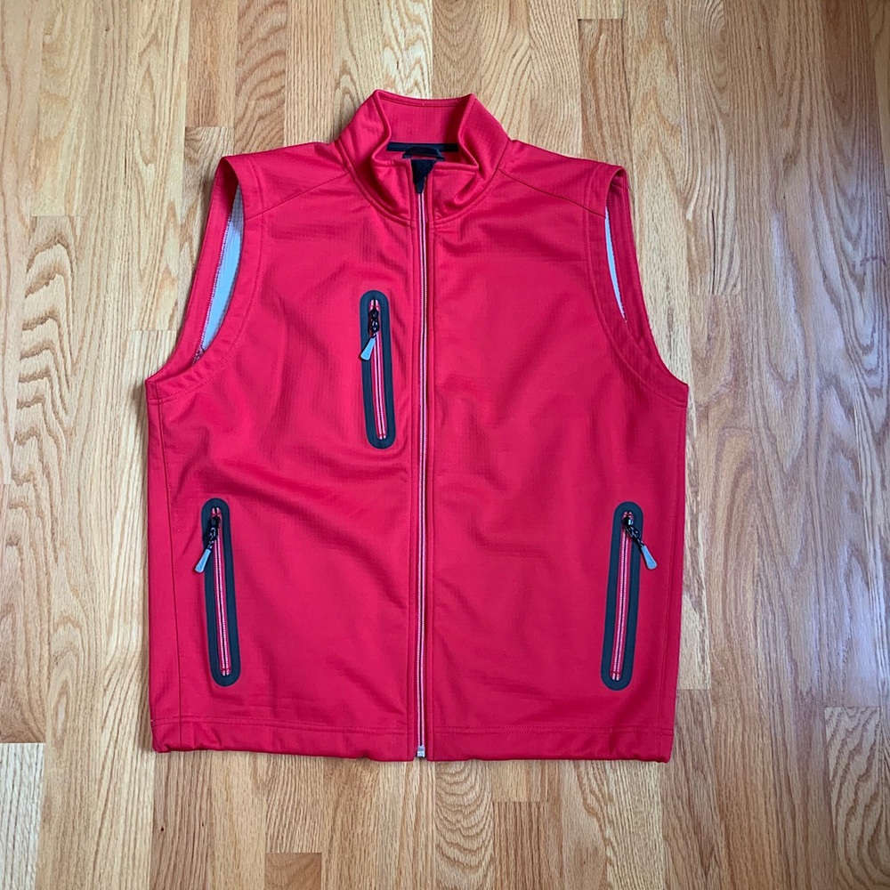 Men’s Zero Restriction Medium Red Vest